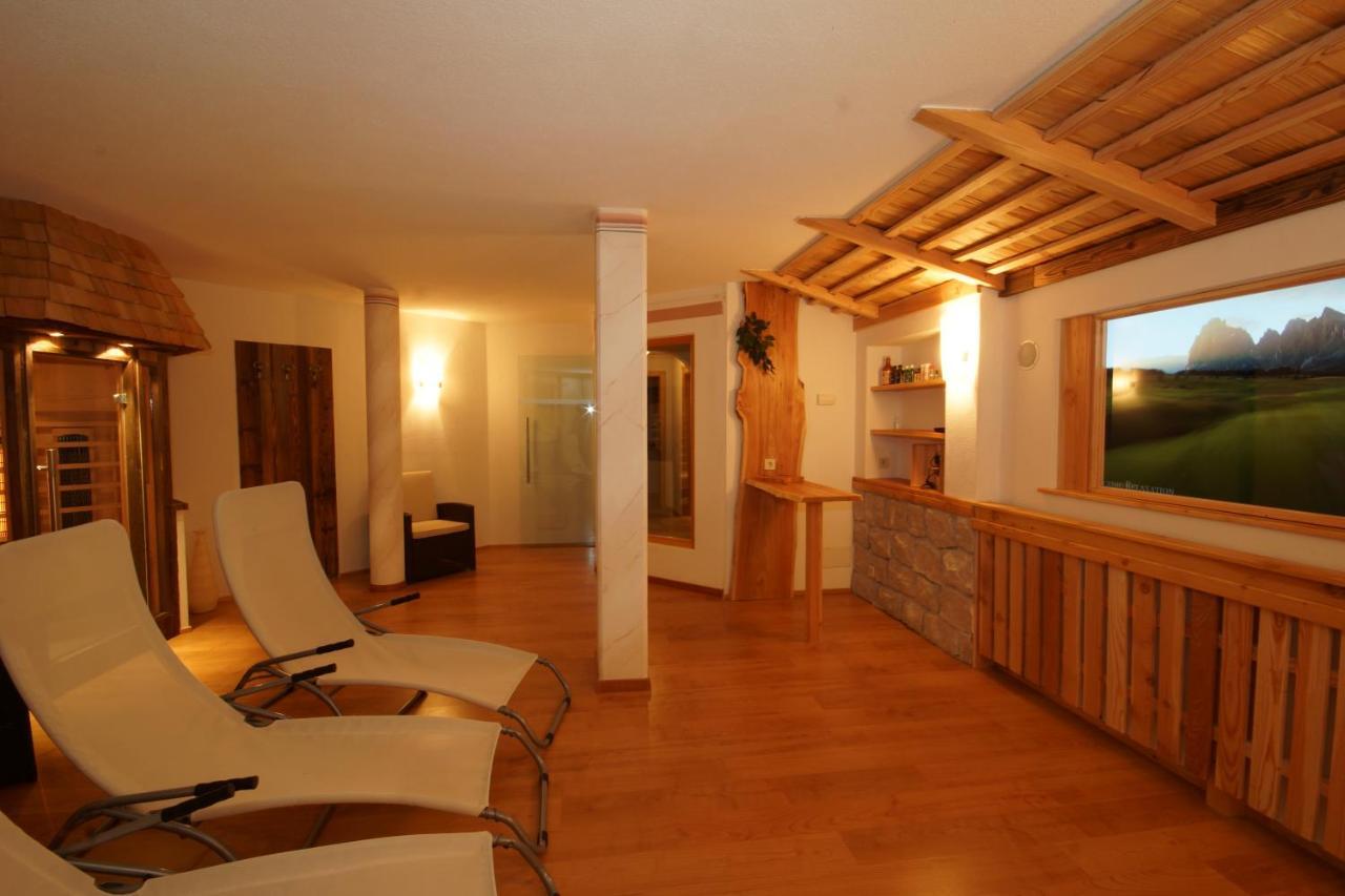 Hotel Akelei Брунико Екстериор снимка