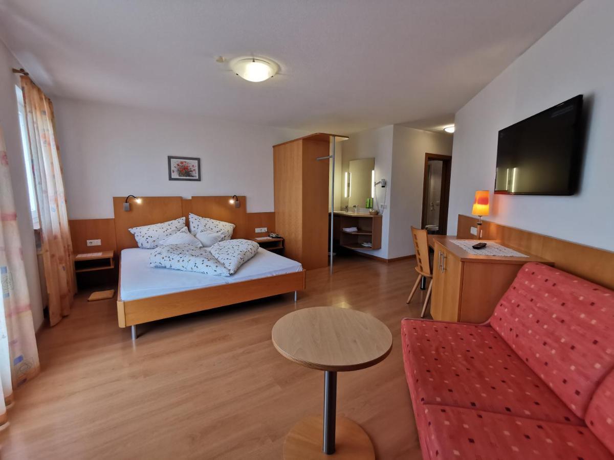 Hotel Akelei Брунико Екстериор снимка