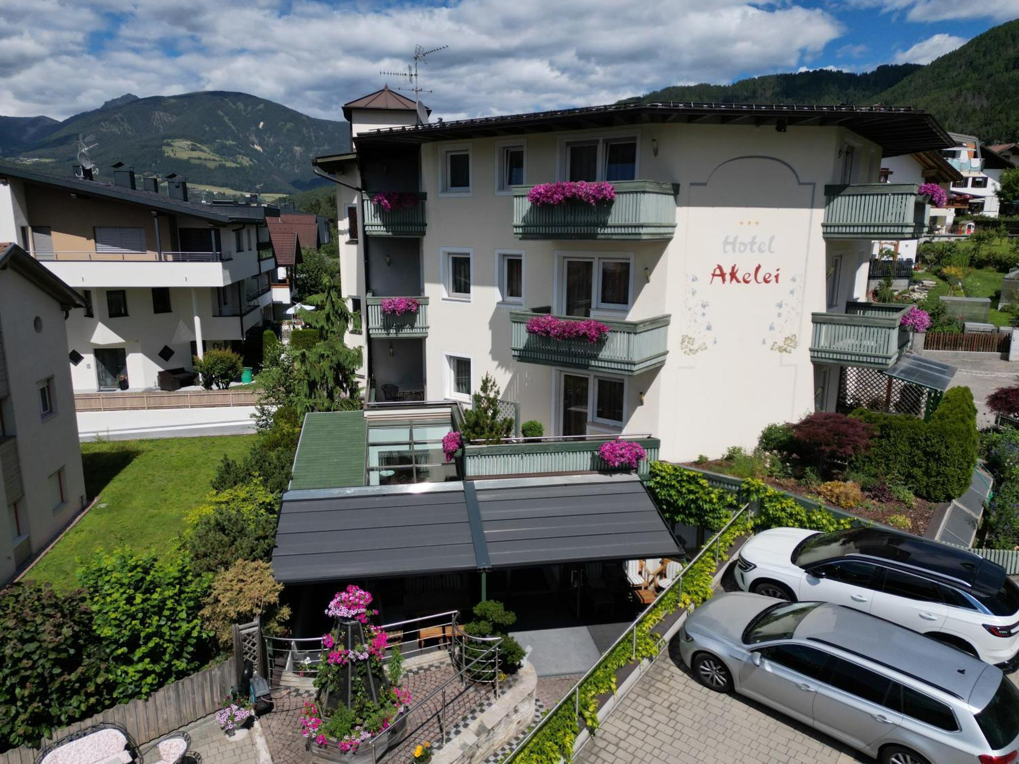 Hotel Akelei Брунико Екстериор снимка