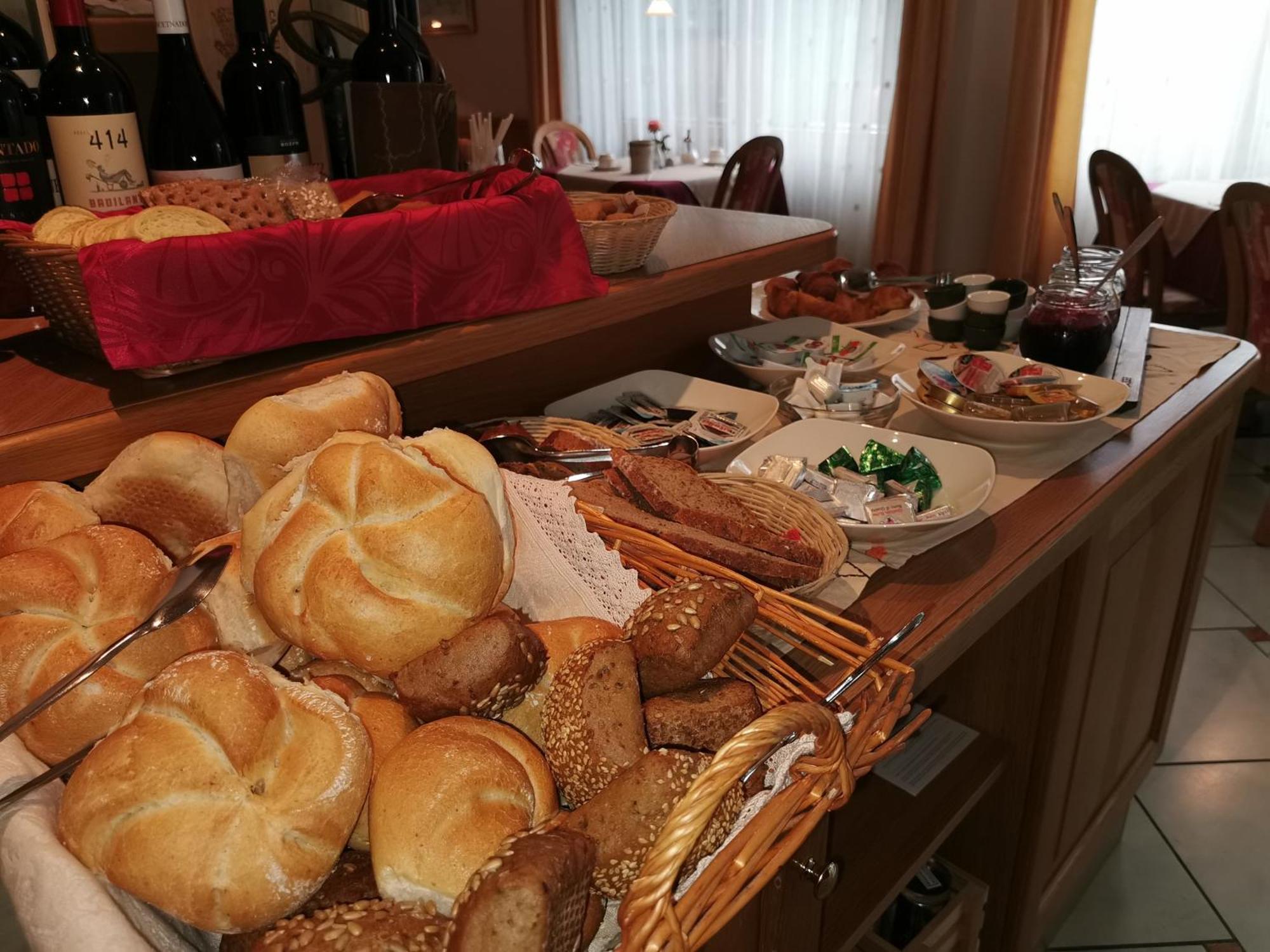 Hotel Akelei Брунико Екстериор снимка
