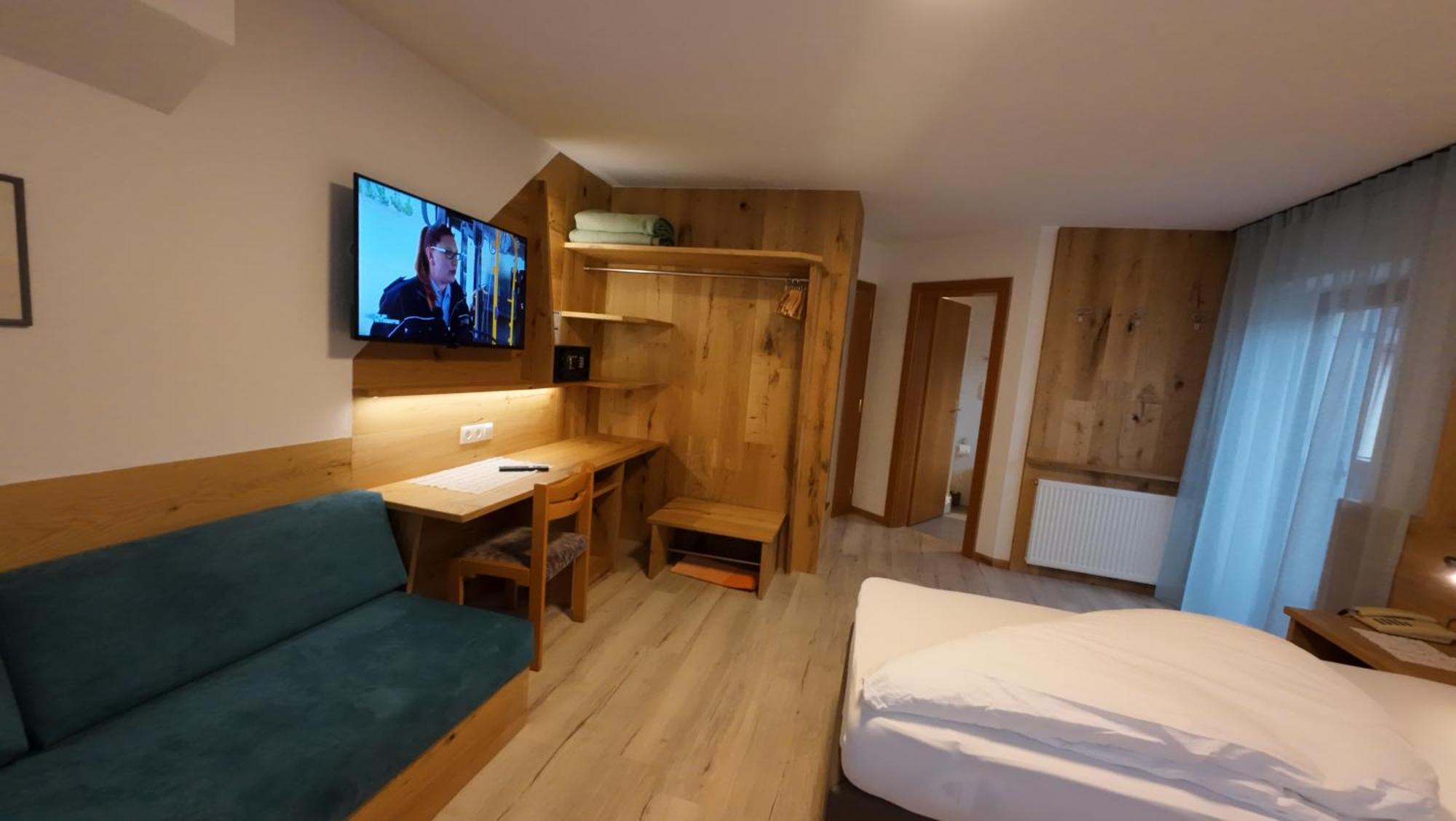 Hotel Akelei Брунико Екстериор снимка